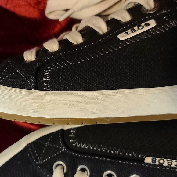 Täōs Brand ladies shoe - Picture 11 of 11